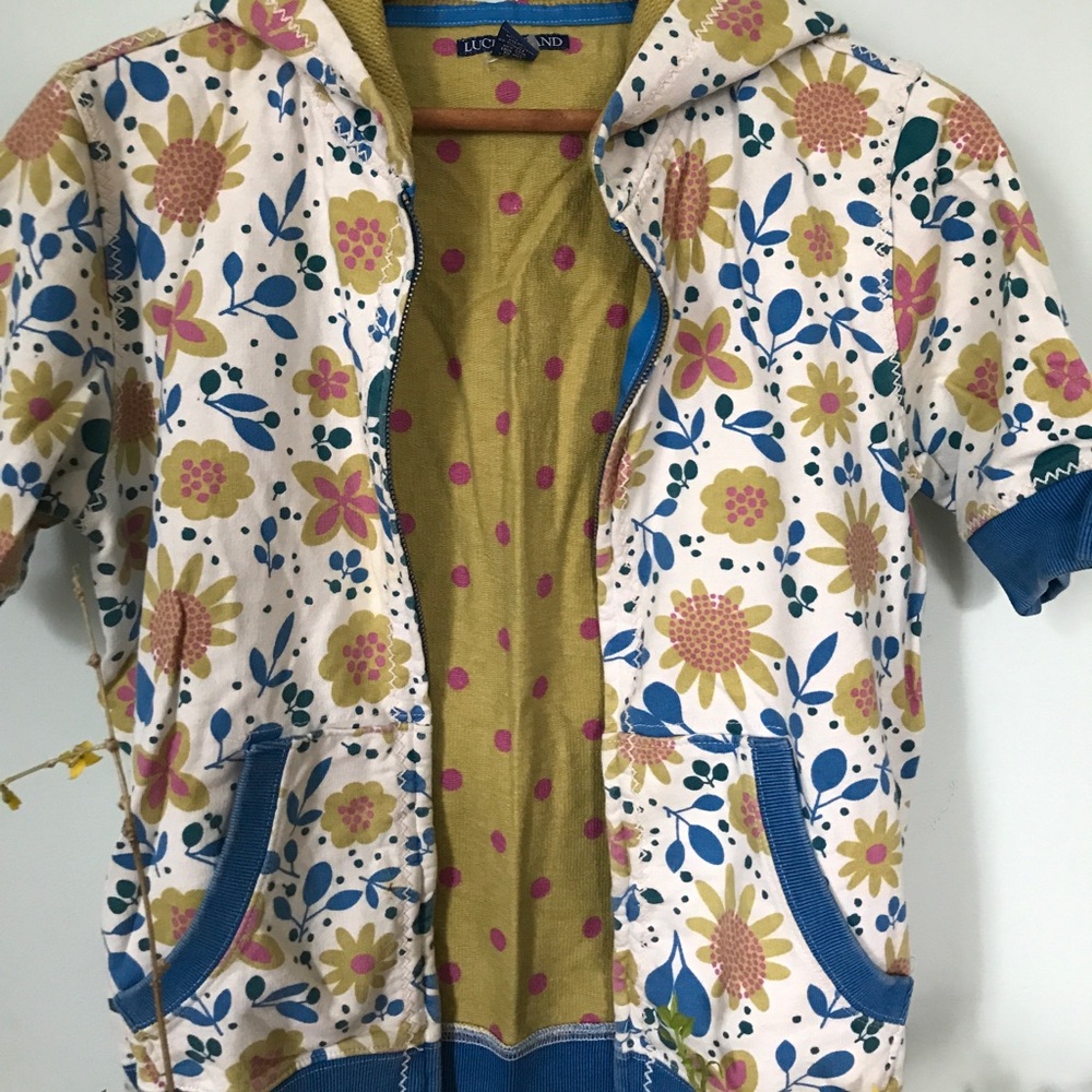 Short sleeve hoodie zip up